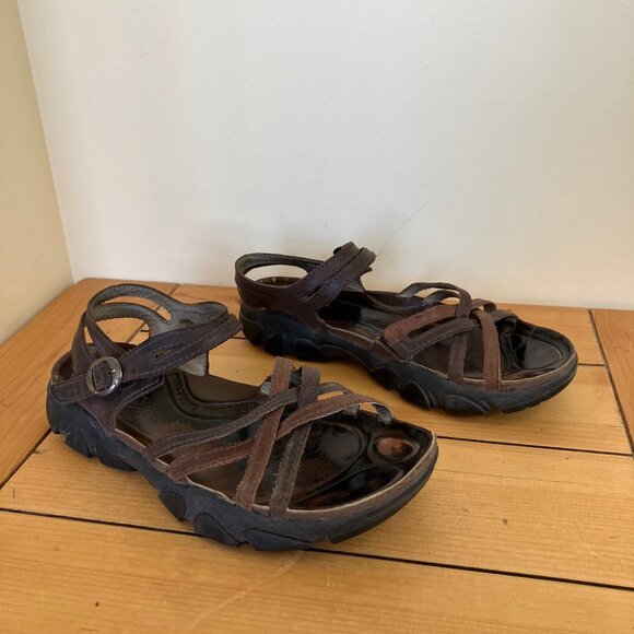 Keen Women's Naples Brown Leather Sandals Strappy Fisherman Style Comfort Travel - Picture 1 of 10